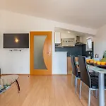 아파트 2 Bedroom In *