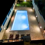 2 Bedroom In 자다르