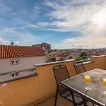 2 Bedroom In * 자다르